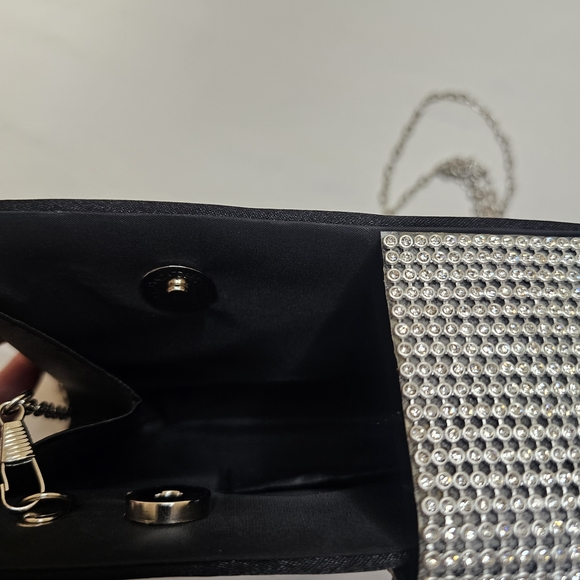 Elegant Black Evening Clutch with Silver Chain - Picture 8 of 9
